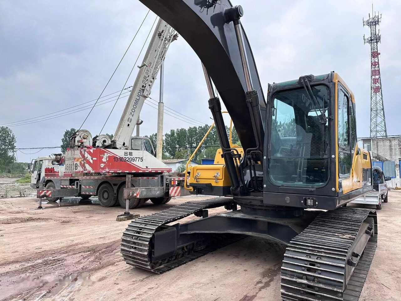 Гусеничный экскаватор Volvo EC240D: фото 9