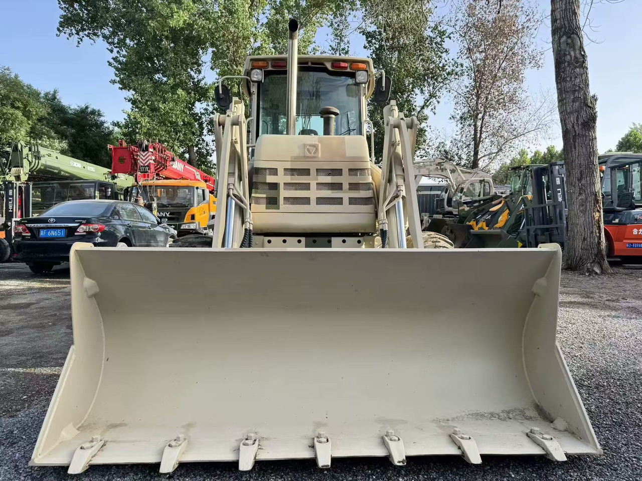 XCMG XT870K - Экскаватор-погрузчик: фото 5 XCMG XT870K - Экскаватор-погрузчик: фото 5