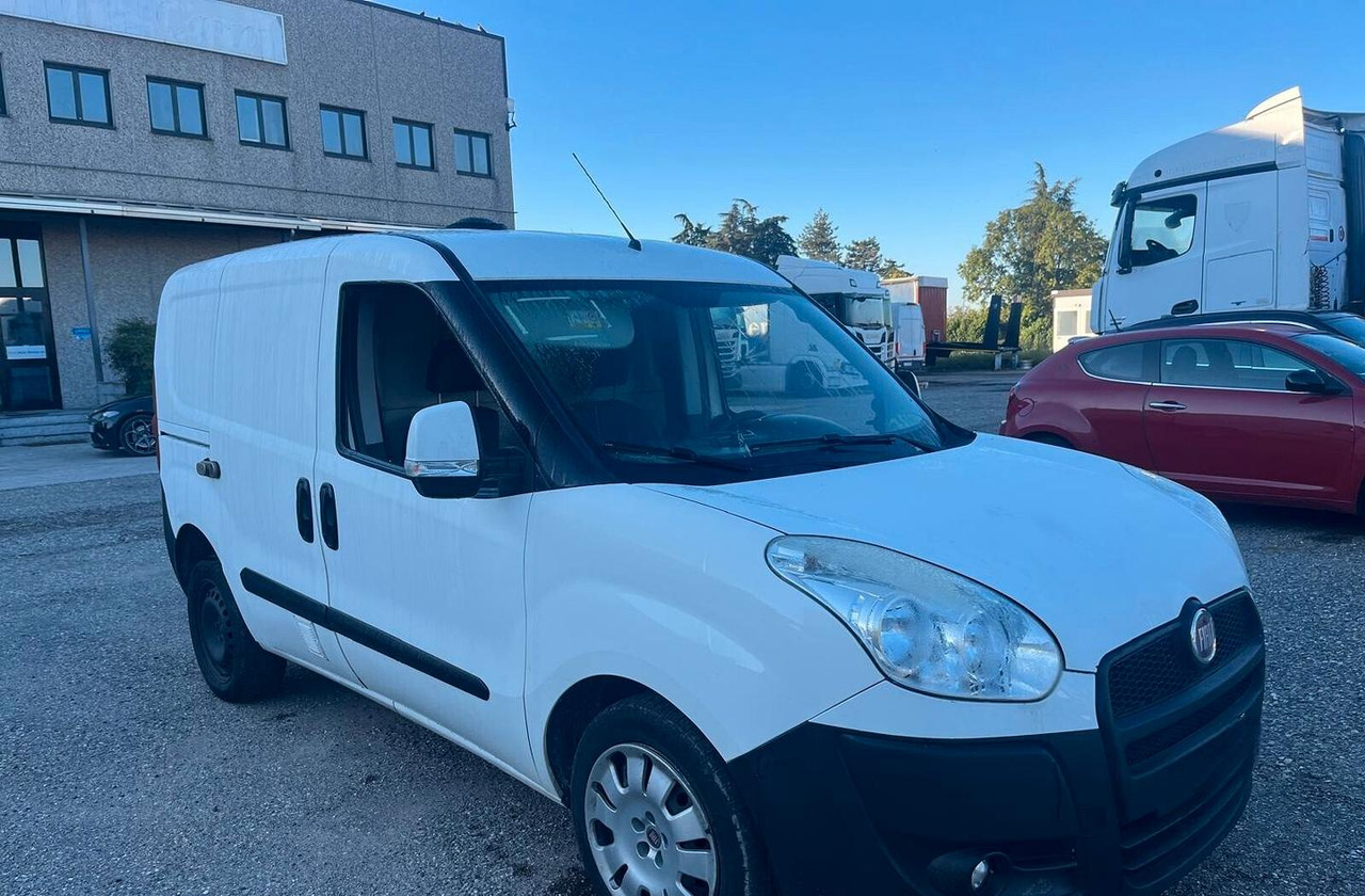 Fiat Doblò 1.3 Multijet 135 cv - Легковой фургон: фото 2 Fiat Doblò 1.3 Multijet 135 cv - Легковой фургон: фото 2