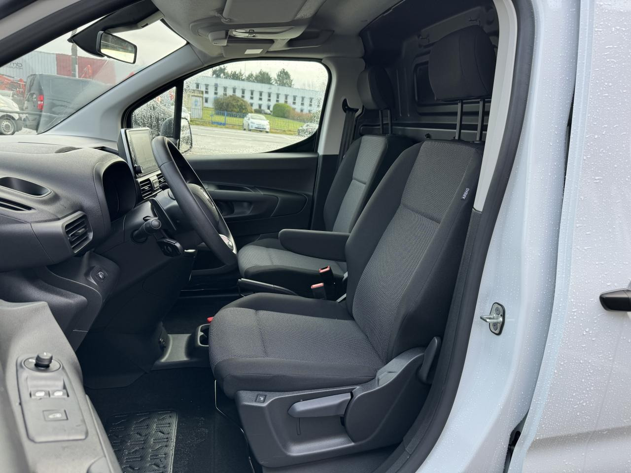 FIAT Doblo XL 950KG 1.5 BlueHDi S&S - 130 - BV EAT8 III FOURGON Fourgon XL PHASE 2 - Цельнометаллический фургон: фото 4 FIAT Doblo XL 950KG 1.5 BlueHDi S&S - 130 - BV EAT8 III FOURGON Fourgon XL PHASE 2 - Цельнометаллический фургон: фото 4