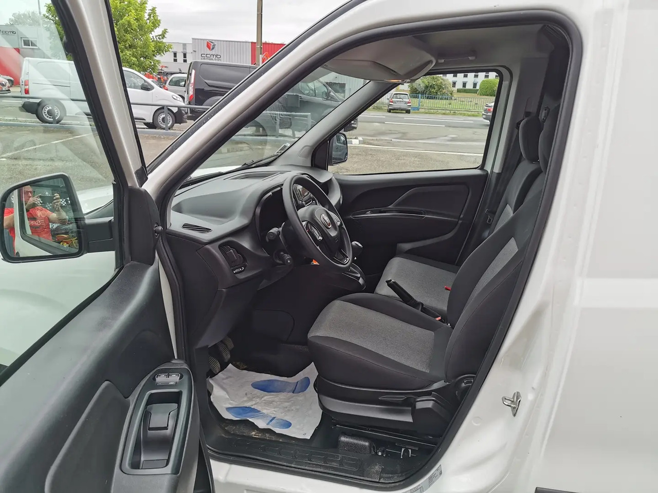 Fiat Doblo Cargo 1.3 MULTIJET 95CH PACK PRO NAV E6D - Легковой фургон: фото 5 Fiat Doblo Cargo 1.3 MULTIJET 95CH PACK PRO NAV E6D - Легковой фургон: фото 5