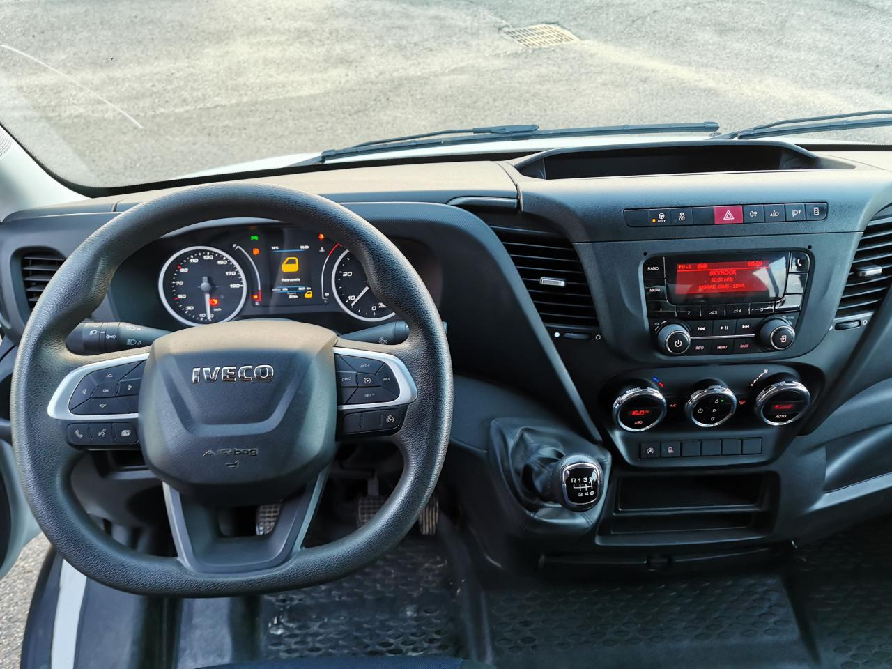 IVECO Daily 35 C 14H D/P S&S (Quad-Tor) CHASSIS DOUBLE CABINE 2014 35C/35S CHASSIS CABINE DOUBLE Chas - Малотоннажный самосвал, Грузопассажирский фургон: фото 4 IVECO Daily 35 C 14H D/P S&S (Quad-Tor) CHASSIS DOUBLE CABINE 2014 35C/35S CHASSIS CABINE DOUBLE Chas - Малотоннажный самосвал, Грузопассажирский фургон: фото 4