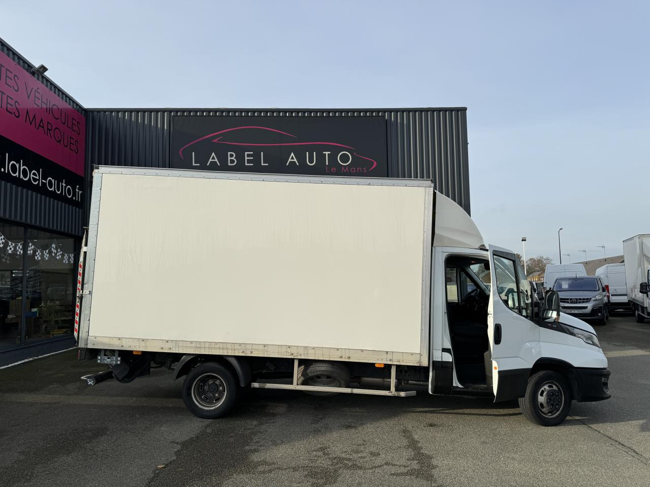 IVECO Daily 35 C 16H3.0 - BV Hi-Matic (Quad-Tor)  CHASSIS CABINE 2014 35C/35S Chassis cabine 35 C Epmt.4.1 - Фургон с закрытым кузовом: фото 1 IVECO Daily 35 C 16H3.0 - BV Hi-Matic (Quad-Tor)  CHASSIS CABINE 2014 35C/35S Chassis cabine 35 C Epmt.4.1 - Фургон с закрытым кузовом: фото 1