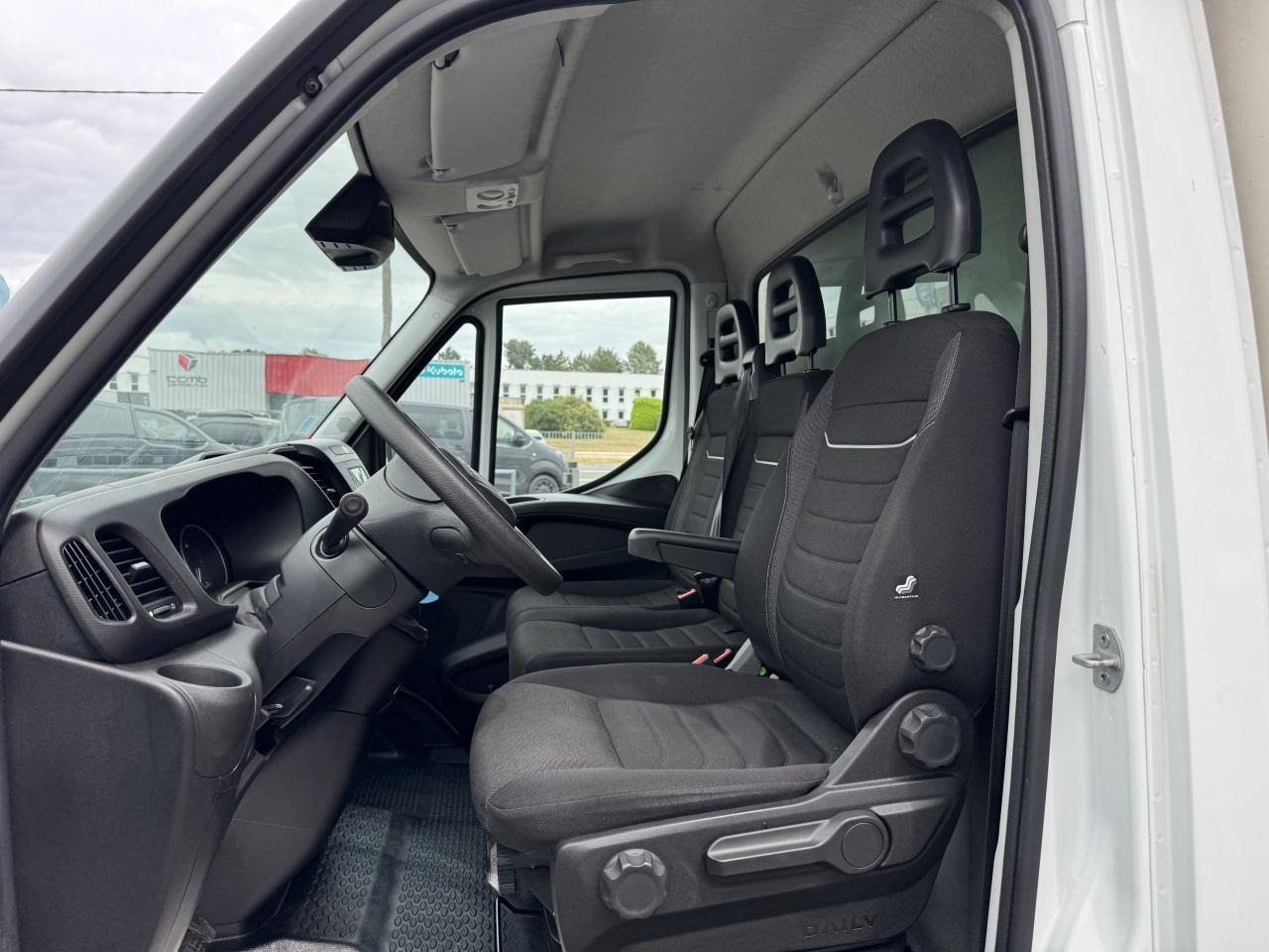 Iveco Daily 35 C 16 CAISSE HAYON 20M3 - Фургон с закрытым кузовом: фото 5 Iveco Daily 35 C 16 CAISSE HAYON 20M3 - Фургон с закрытым кузовом: фото 5