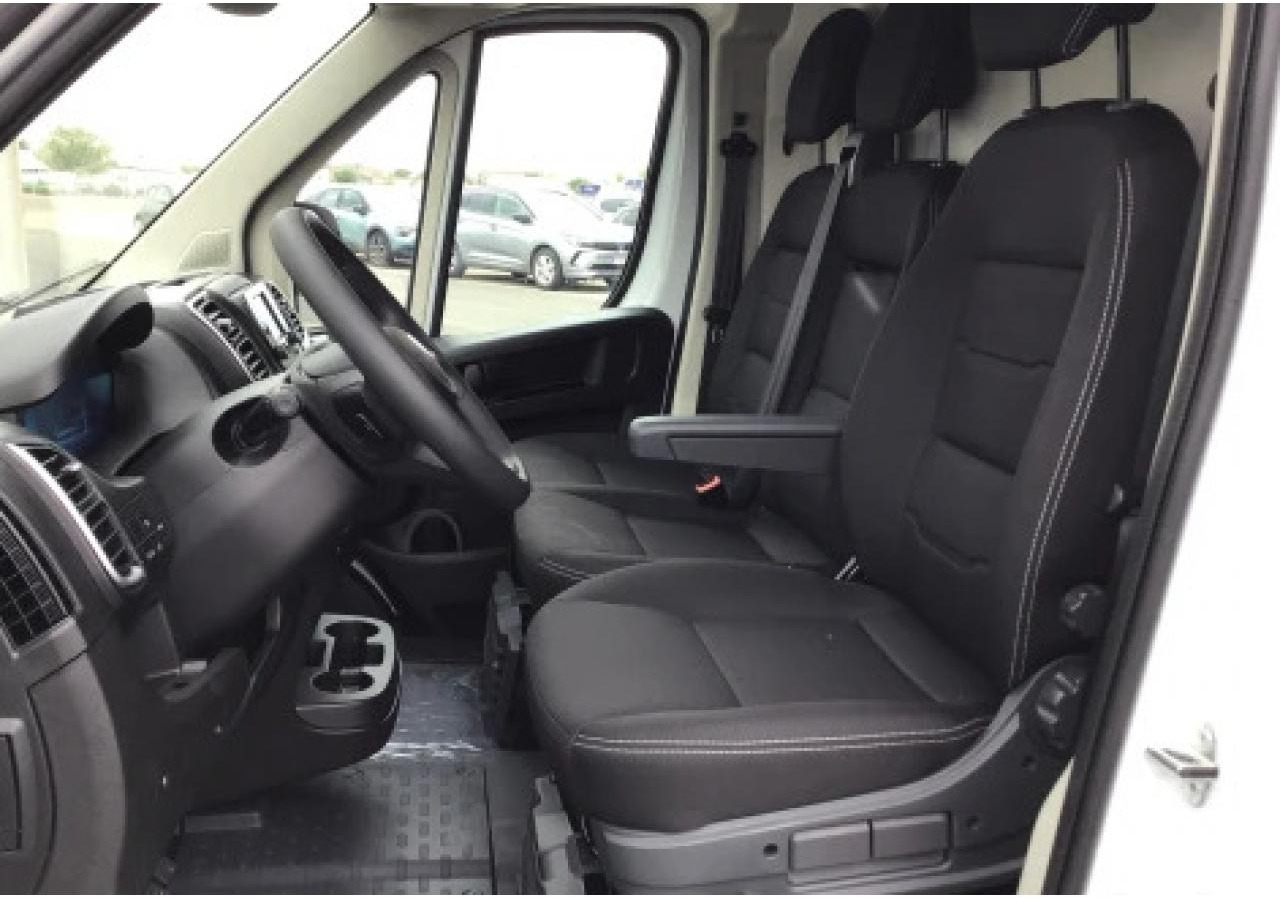 PEUGEOT Boxer 3.3t L2H2 2.2 HDi S&S - 140 III FOURGON TOLE Fourgon Tolé 333 L2H2 PHASE 3 - Цельнометаллический фургон: фото 5 PEUGEOT Boxer 3.3t L2H2 2.2 HDi S&S - 140 III FOURGON TOLE Fourgon Tolé 333 L2H2 PHASE 3 - Цельнометаллический фургон: фото 5