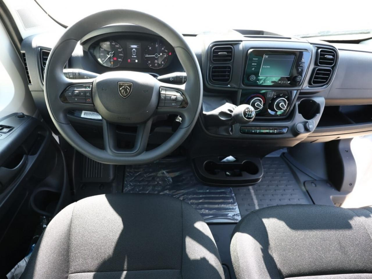 PEUGEOT Boxer 3.5t L4H2 2.2 HDi S&S Maxi - 180  III FOURGON TOLE Fourgon Tolé 435 L4H2 PHASE 3 - Цельнометаллический фургон: фото 3 PEUGEOT Boxer 3.5t L4H2 2.2 HDi S&S Maxi - 180  III FOURGON TOLE Fourgon Tolé 435 L4H2 PHASE 3 - Цельнометаллический фургон: фото 3