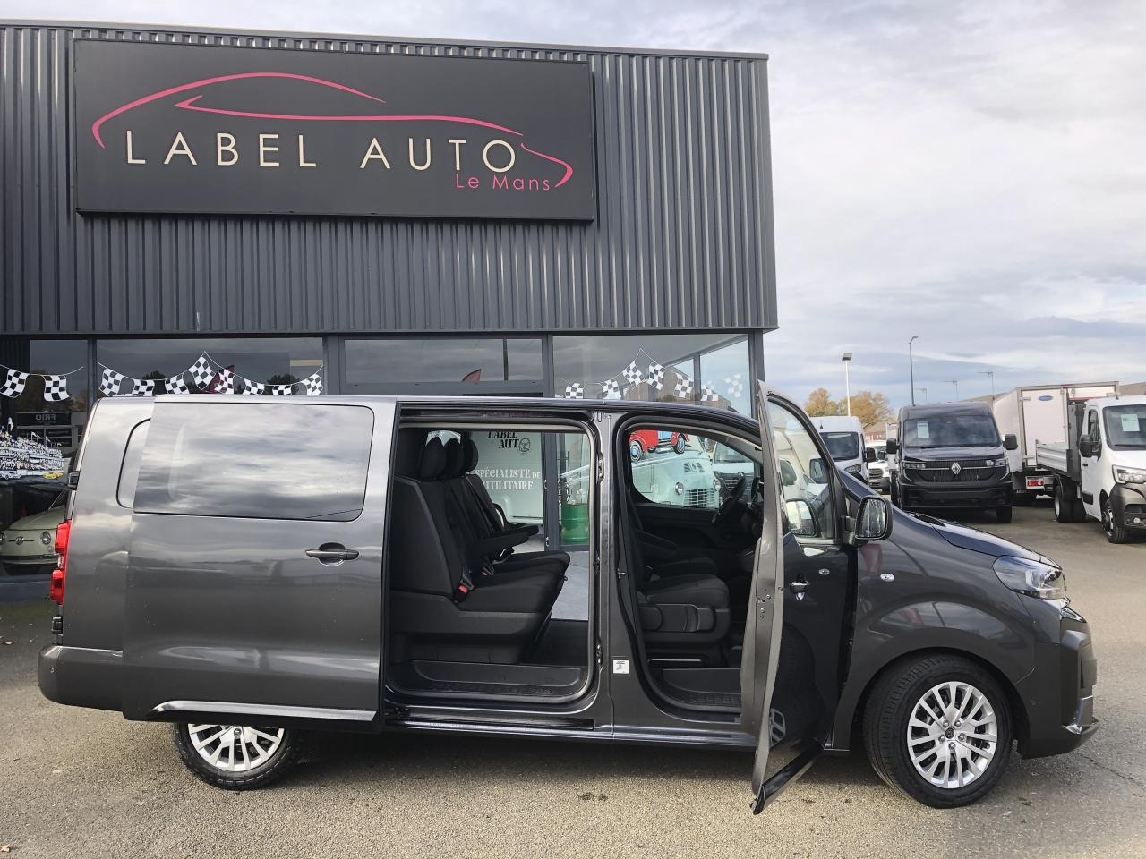 PEUGEOT Expert XL 2.0 BlueHDi - 180 S&S - BV EAT8 III CABINE APPROFONDIE Fourgon Cabine approfondie Fix - Цельнометаллический фургон: фото 3 PEUGEOT Expert XL 2.0 BlueHDi - 180 S&S - BV EAT8 III CABINE APPROFONDIE Fourgon Cabine approfondie Fix - Цельнометаллический фургон: фото 3