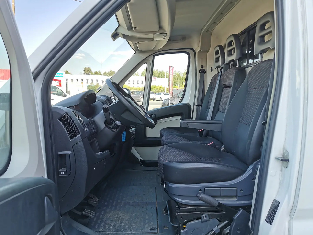 Peugeot Boxer L3H2 3.5 140CH BLUEHDI S&S PACK ASPHALT CONNECT - Цельнометаллический фургон: фото 4 Peugeot Boxer L3H2 3.5 140CH BLUEHDI S&S PACK ASPHALT CONNECT - Цельнометаллический фургон: фото 4