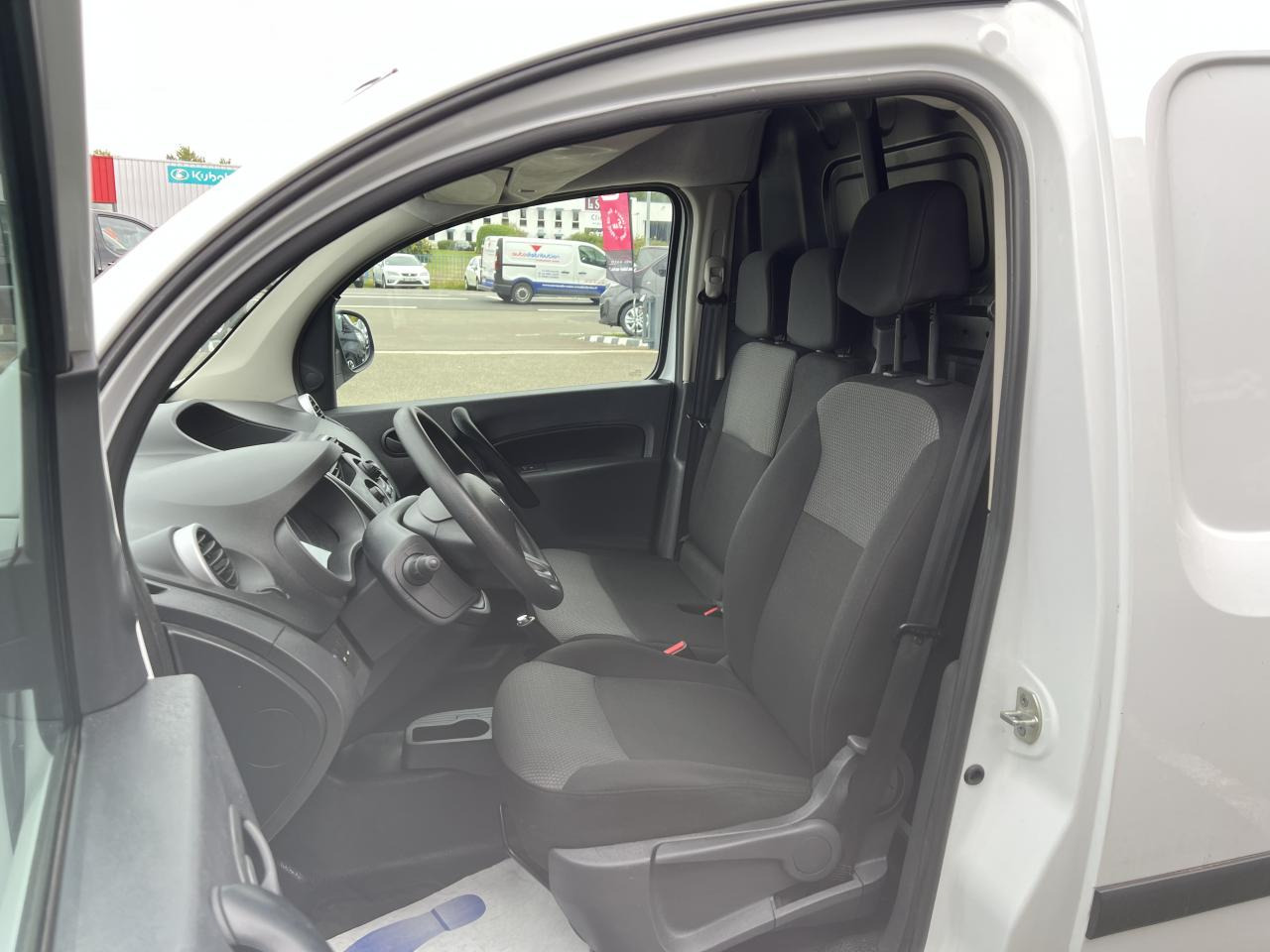 RENAULT KANGOO 1.5 DCI 80CH CONFORT - Цельнометаллический фургон: фото 5 RENAULT KANGOO 1.5 DCI 80CH CONFORT - Цельнометаллический фургон: фото 5
