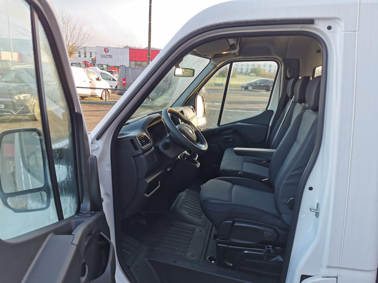 RENAULT Master Confort R3500RJ L3 2.3 dCi - 145  III TRANSPORTS SPECIFIQUES BENNE Benne Basculante + Coffre - Малотоннажный самосвал: фото 5 RENAULT Master Confort R3500RJ L3 2.3 dCi - 145  III TRANSPORTS SPECIFIQUES BENNE Benne Basculante + Coffre - Малотоннажный самосвал: фото 5