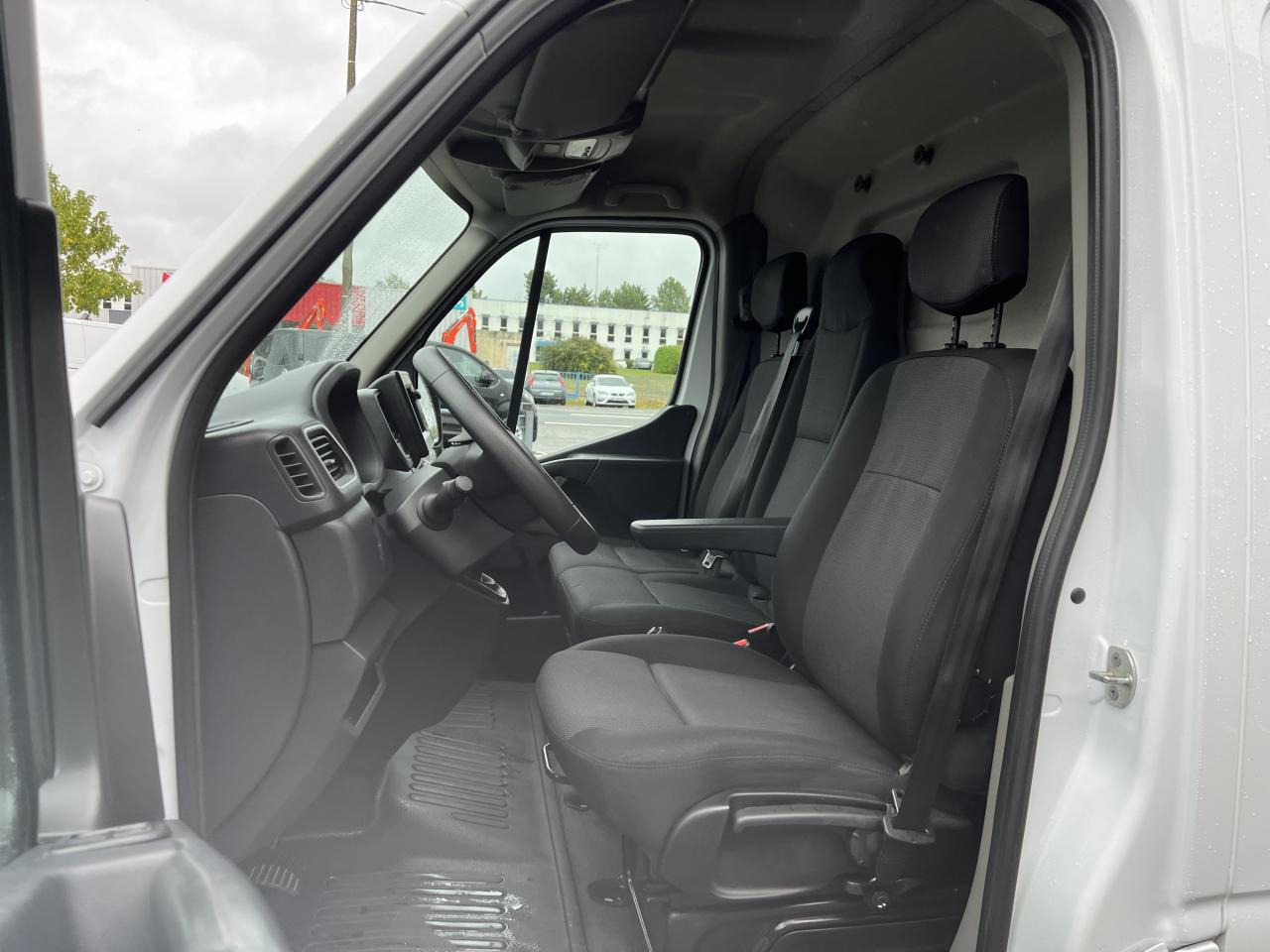 RENAULT Master Grand Confort F3300 L2H2 2.3 dCi - 135 III FOURGON Fourgon L2H2 Traction PHASE 3 - Цельнометаллический фургон: фото 5 RENAULT Master Grand Confort F3300 L2H2 2.3 dCi - 135 III FOURGON Fourgon L2H2 Traction PHASE 3 - Цельнометаллический фургон: фото 5