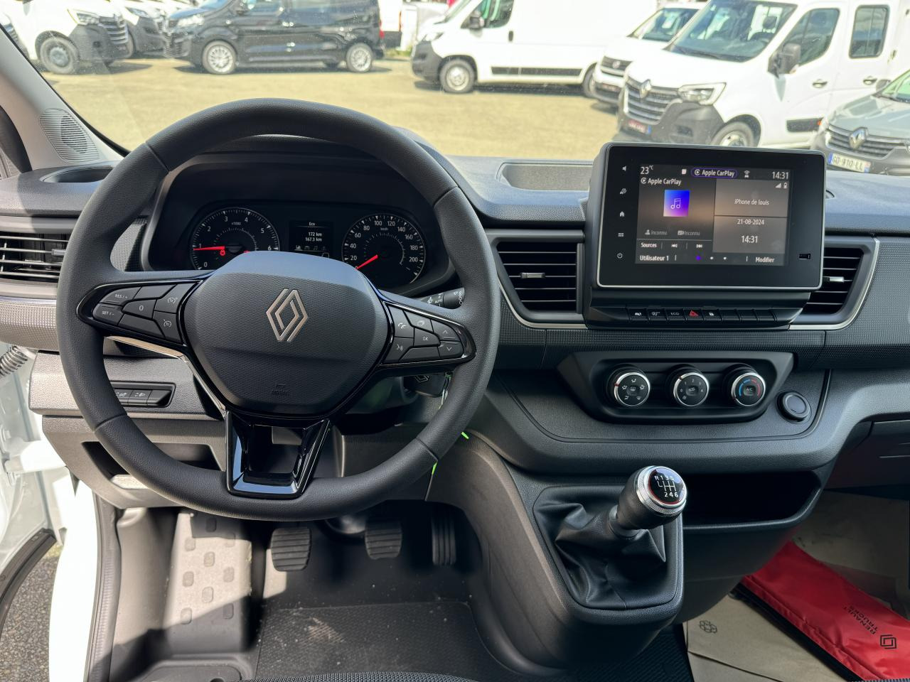 RENAULT Trafic L2H1 3000 Kg 2.0 Blue dCi - 130 L2H1 2 places - Цельнометаллический фургон: фото 3 RENAULT Trafic L2H1 3000 Kg 2.0 Blue dCi - 130 L2H1 2 places - Цельнометаллический фургон: фото 3