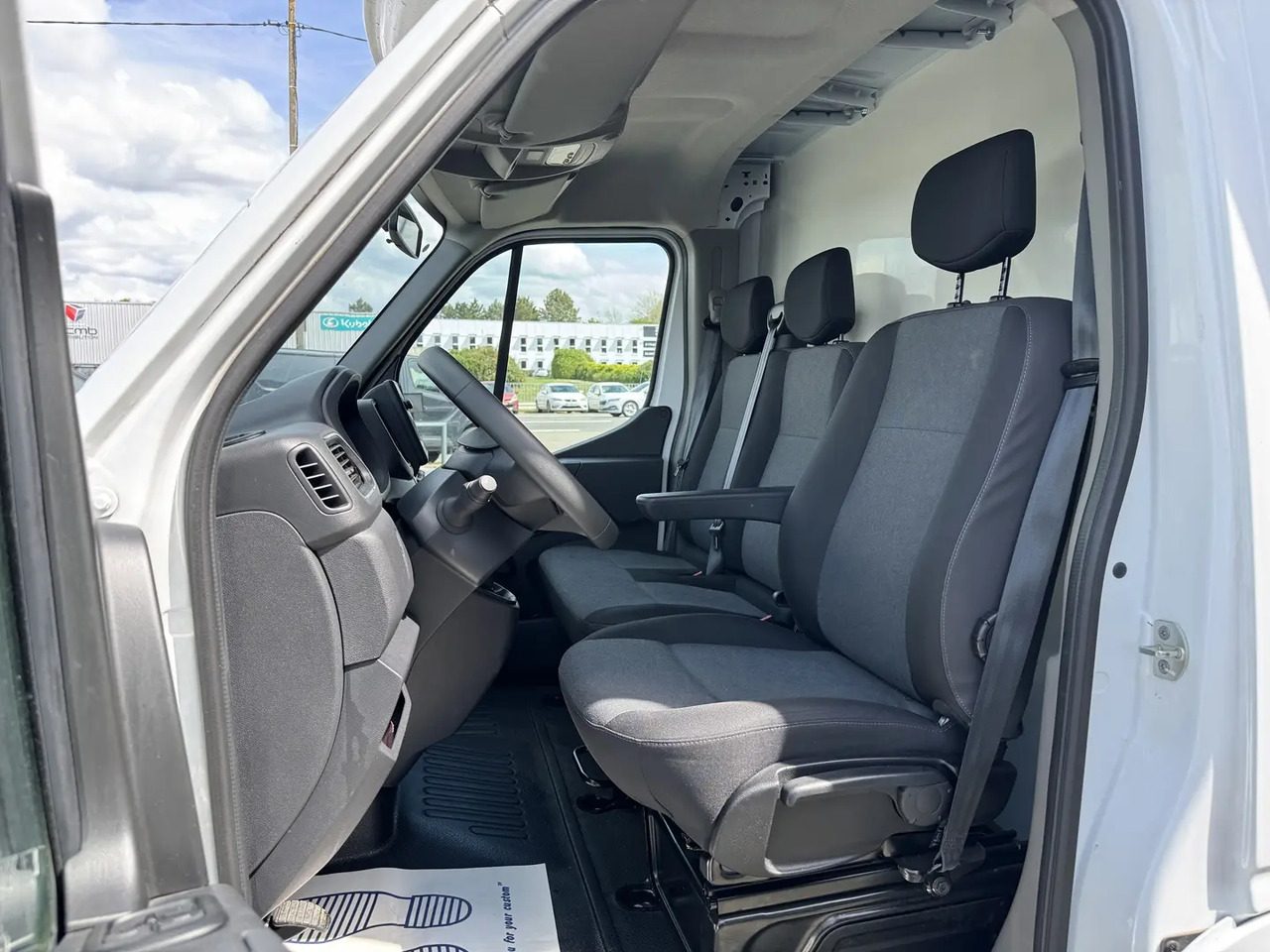 Renault Master F3500 L3H1 2.3 BLUE DCI 145CH CONFORT EUROVI - Фургон с закрытым кузовом: фото 5 Renault Master F3500 L3H1 2.3 BLUE DCI 145CH CONFORT EUROVI - Фургон с закрытым кузовом: фото 5