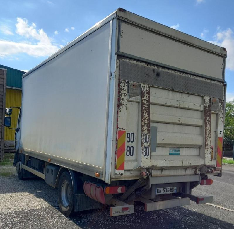 Renault D 4X2 180cv - Грузовик с закрытым кузовом: фото 4 Renault D 4X2 180cv - Грузовик с закрытым кузовом: фото 4