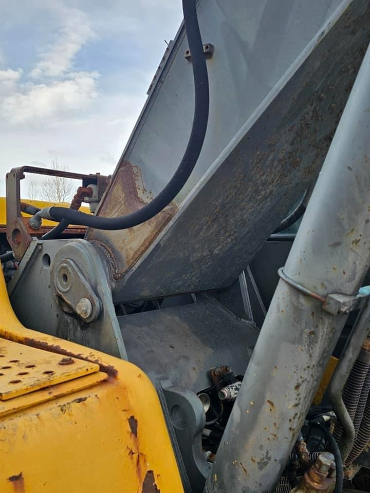 Гусеничный экскаватор Volvo EC 240 LC: фото 26