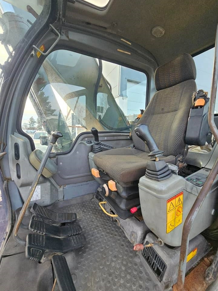 Гусеничный экскаватор Volvo EC 240 LC: фото 30