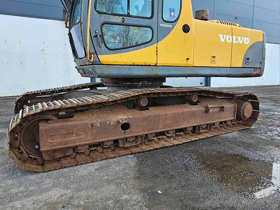 Гусеничный экскаватор Volvo EC 240 LC: фото 24