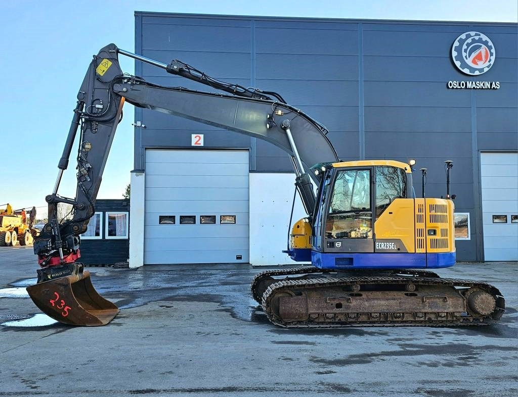Volvo ECR 235 EL - Гусеничный экскаватор: фото 2 Volvo ECR 235 EL - Гусеничный экскаватор: фото 2