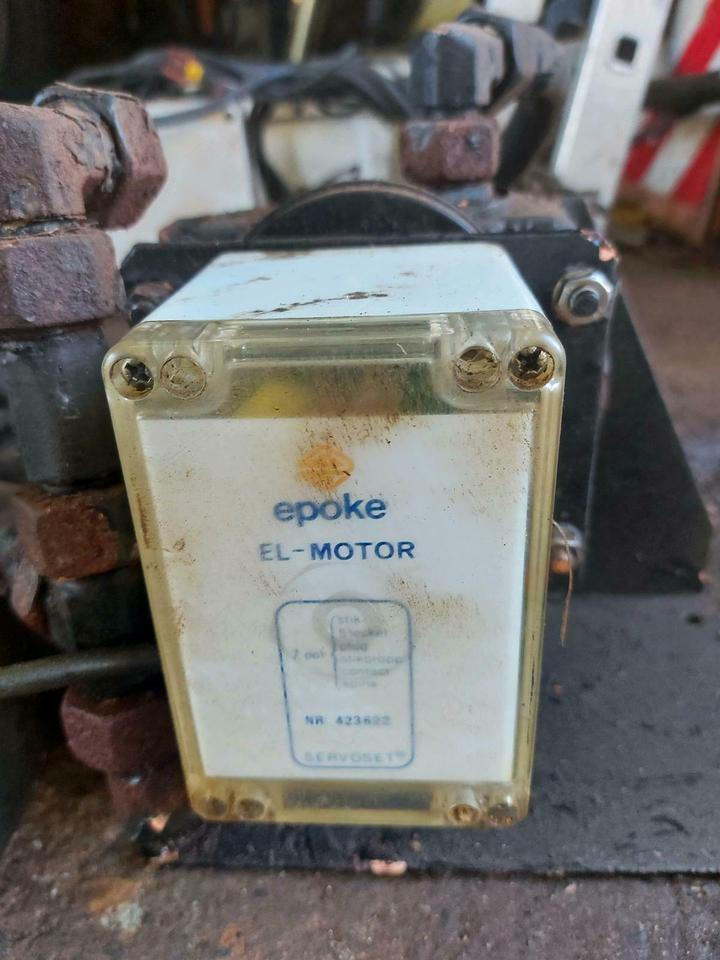 Epoke Salzstreuer Winterdienst Schneckenantrieb Steuerblock - Электрическая система для Коммунальной и специальной техники: фото 2 Epoke Salzstreuer Winterdienst Schneckenantrieb Steuerblock - Электрическая система для Коммунальной и специальной техники: фото 2