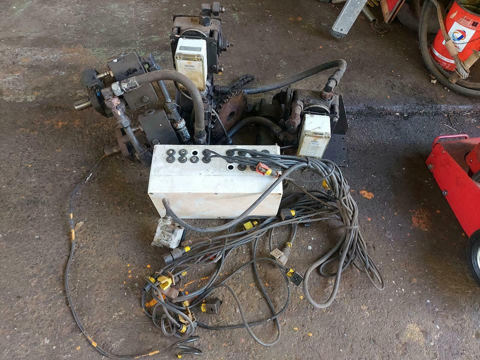 Epoke Salzstreuer Winterdienst Schneckenantrieb Steuerblock - Электрическая система для Коммунальной и специальной техники: фото 1 Epoke Salzstreuer Winterdienst Schneckenantrieb Steuerblock - Электрическая система для Коммунальной и специальной техники: фото 1