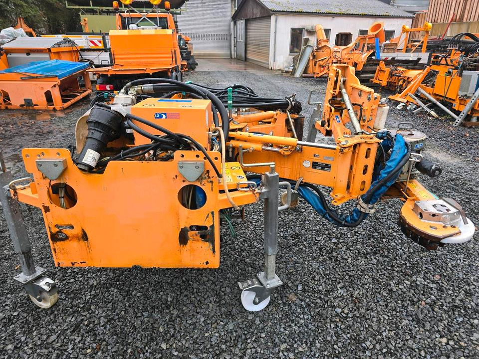 Mulag MRM 300 MLM 200 Leitpfostenmähgerät Randstreifenmäher Böschungsmäher Böschungsmulcher Bankettmäher passend für Unimog 405/10 405/12 UGN UGE U300 U 300 Leitpfostenausmäher - Боковая косилка-измельчитель: фото 5 Mulag MRM 300 MLM 200 Leitpfostenmähgerät Randstreifenmäher Böschungsmäher Böschungsmulcher Bankettmäher passend für Unimog 405/10 405/12 UGN UGE U300 U 300 Leitpfostenausmäher - Боковая косилка-измельчитель: фото 5