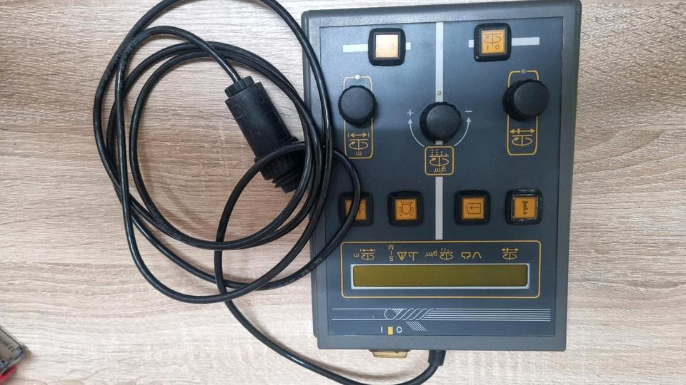 Neue NU410K Schmidt Aebi Salzstreuer Steuerung  für Stratos Mitos Niros Salzsilo - Электрическая система для Коммунальной и специальной техники: фото 1 Neue NU410K Schmidt Aebi Salzstreuer Steuerung  für Stratos Mitos Niros Salzsilo - Электрическая система для Коммунальной и специальной техники: фото 1