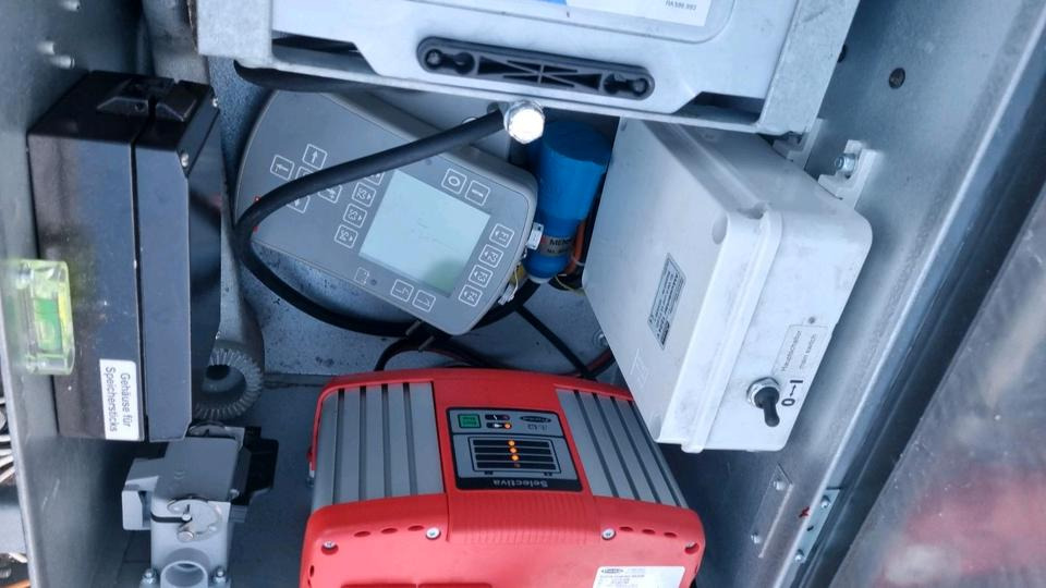 Прицеп Neuwertige Nissen LED VLT Verkehrsleittafel Verkehrsleitanhänger Verkehrssicherungsanhänger Leitanhänger Leittafel Absperrtafel FAT Verkehrssicherung GPS: фото 11