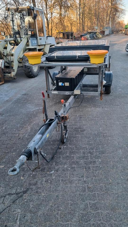 Nissen VLT LED Verkehrsleittafel Verkehrsleitanhänger Verkehrssicherungsanhänger Leitanhänger Leittafel Baustellenabsicherung RSA21 - Прицеп: фото 5 Nissen VLT LED Verkehrsleittafel Verkehrsleitanhänger Verkehrssicherungsanhänger Leitanhänger Leittafel Baustellenabsicherung RSA21 - Прицеп: фото 5