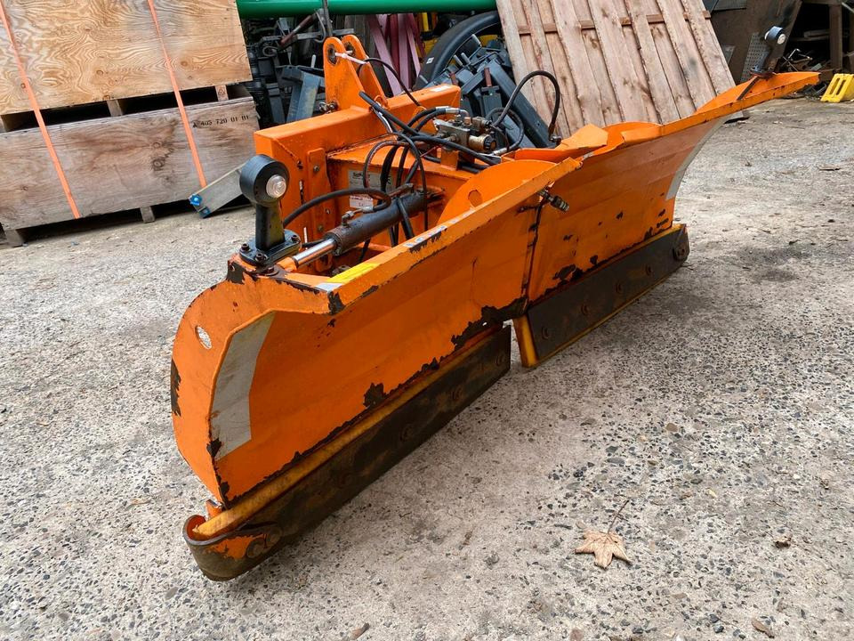 SaMASZ PSV 201 G V-Pflug Keilpflug Variopflug Schneeschieber Schneeschild Winterdienst Räumschild Schneepflug passend für Traktor Fronthydraulik - Отвал для снега: фото 2 SaMASZ PSV 201 G V-Pflug Keilpflug Variopflug Schneeschieber Schneeschild Winterdienst Räumschild Schneepflug passend für Traktor Fronthydraulik - Отвал для снега: фото 2