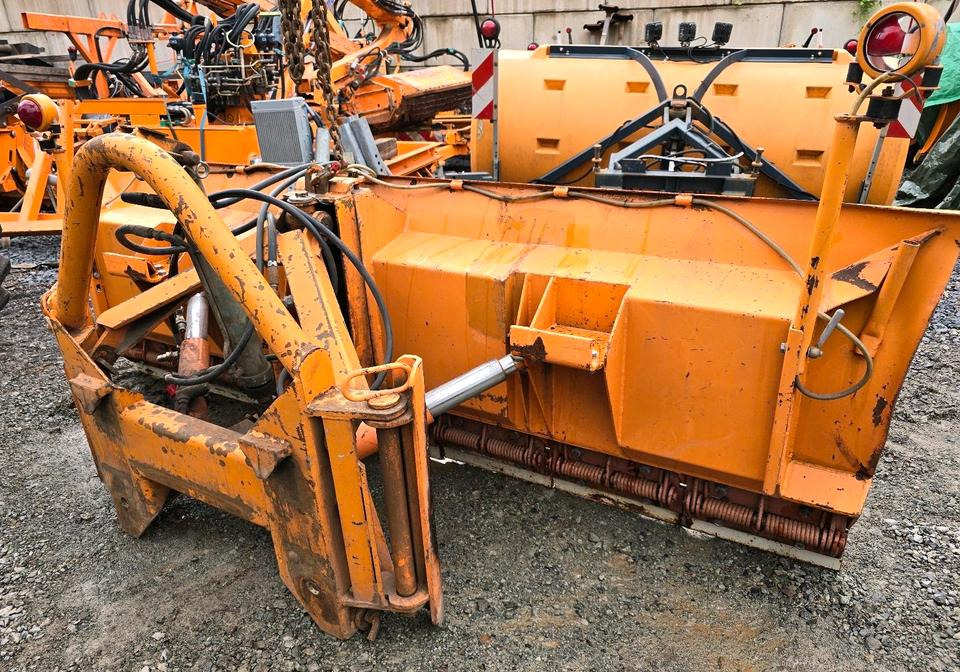 Schmidt Schneepflug F3 Schneeschild Schneeschieber CP3 3 2 1 für Unimog Mercedes-Benz - Отвал для снега: фото 1 Schmidt Schneepflug F3 Schneeschild Schneeschieber CP3 3 2 1 für Unimog Mercedes-Benz - Отвал для снега: фото 1