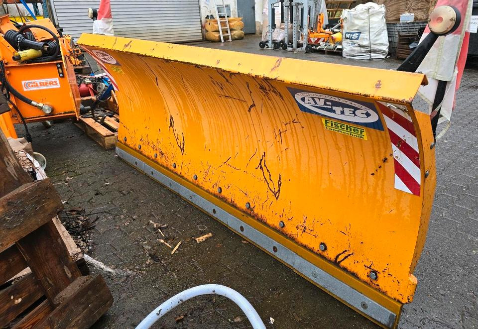 Schneepflug für Schaeff U. Yanmar Radlader Schneeschild Schneeschieber Schmidt Winterdienst - Отвал для снега: фото 4 Schneepflug für Schaeff U. Yanmar Radlader Schneeschild Schneeschieber Schmidt Winterdienst - Отвал для снега: фото 4