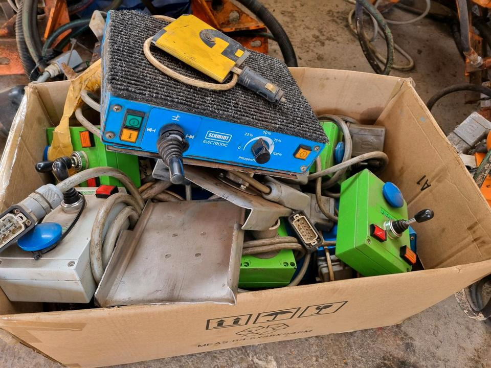 Schneepflughydraulik Schmidt Beilhack Elektrohydraulik Schneepflüge Schneeschild Schneeschieber LKW Unimog Bordcomputer Steuerung - Блок управления для Коммунальной и специальной техники: фото 1 Schneepflughydraulik Schmidt Beilhack Elektrohydraulik Schneepflüge Schneeschild Schneeschieber LKW Unimog Bordcomputer Steuerung - Блок управления для Коммунальной и специальной техники: фото 1