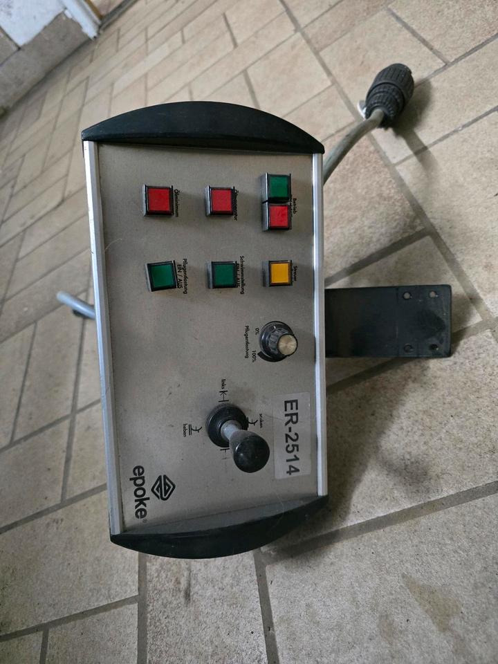 Epoke Schneepflug Steuerung Schneepflug Steuerung Schneeschild Winterdienst Unimog  Küpper weisser Fernbedienung Controller - Запчасти для Снегоуборочных машин: фото 1 Epoke Schneepflug Steuerung Schneepflug Steuerung Schneeschild Winterdienst Unimog  Küpper weisser Fernbedienung Controller - Запчасти для Снегоуборочных машин: фото 1