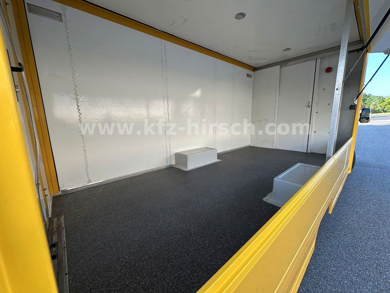 Iveco Daily Luftfederung Foodtruck Imbisswagen Verkauf - Торговый грузовик: фото 4 Iveco Daily Luftfederung Foodtruck Imbisswagen Verkauf - Торговый грузовик: фото 4