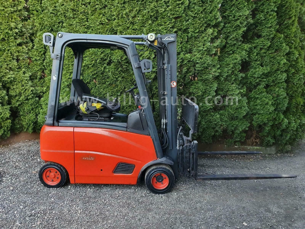 Linde E18 PH 4-Rad Seitenschieber*Zinkenverstellung* - Электропогрузчик: фото 3 Linde E18 PH 4-Rad Seitenschieber*Zinkenverstellung* - Электропогрузчик: фото 3
