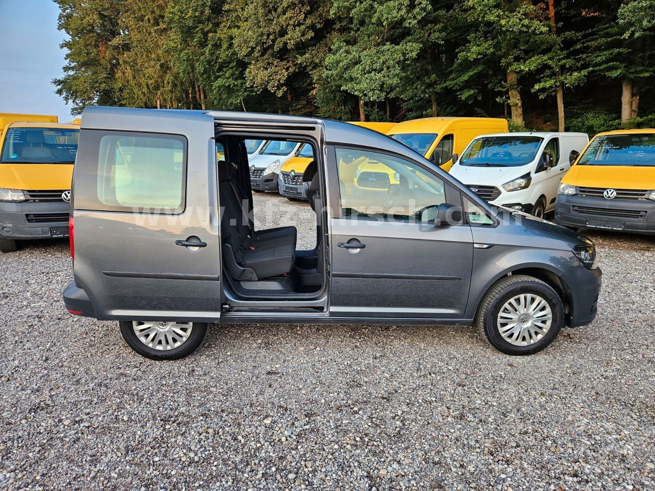 Volkswagen Caddy Temp*Sitzhzg*Navi*Blueth*2xSchiebetüre*1Hd - Пассажирский фургон: фото 3 Volkswagen Caddy Temp*Sitzhzg*Navi*Blueth*2xSchiebetüre*1Hd - Пассажирский фургон: фото 3