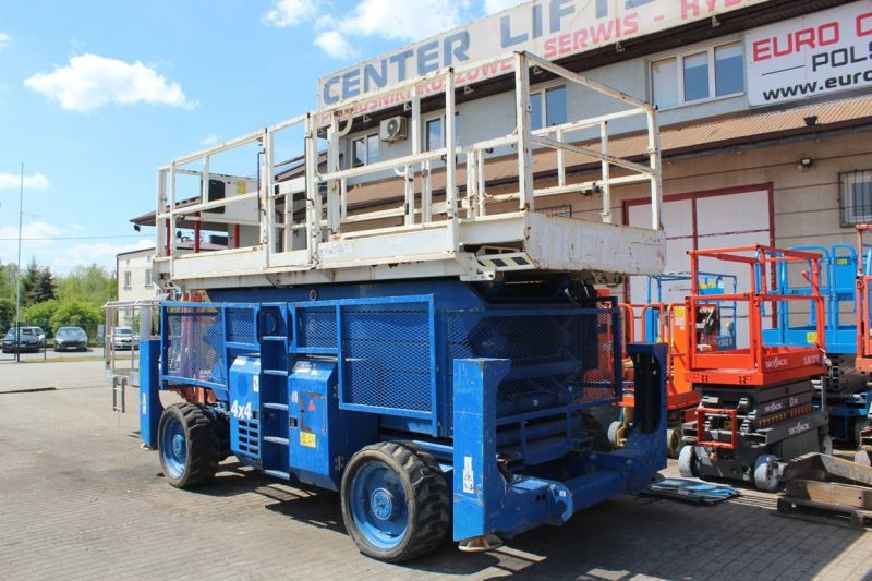 Podnośnik nożycowy 4x4 spalinowy 18 m Genie GS 5390 RT - Ножничный подъемник: фото 2 Podnośnik nożycowy 4x4 spalinowy 18 m Genie GS 5390 RT - Ножничный подъемник: фото 2