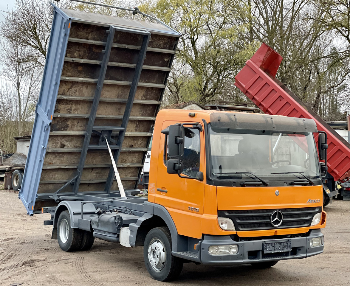 MERCEDES-BENZ ATEGO - Самосвал: фото 2 MERCEDES-BENZ ATEGO - Самосвал: фото 2