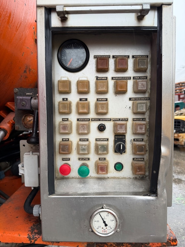 MAN 32.402 VF 8x4 - Ассенизатор: фото 4 MAN 32.402 VF 8x4 - Ассенизатор: фото 4