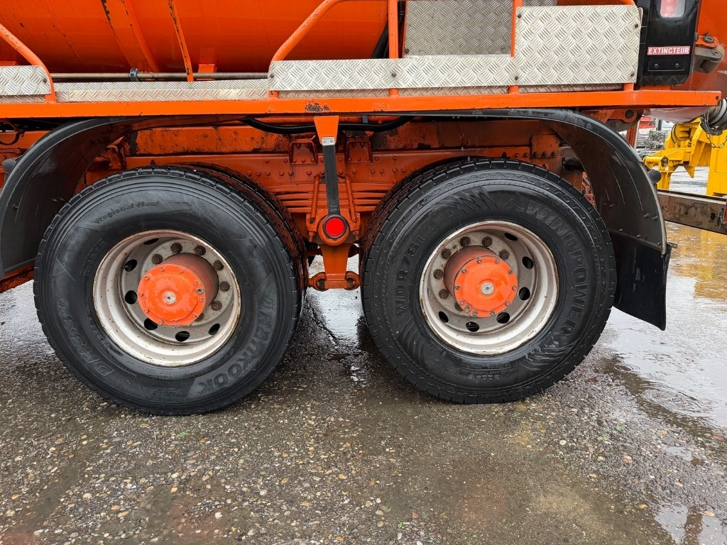 MAN 32.402 VF 8x4 - Ассенизатор: фото 2 MAN 32.402 VF 8x4 - Ассенизатор: фото 2