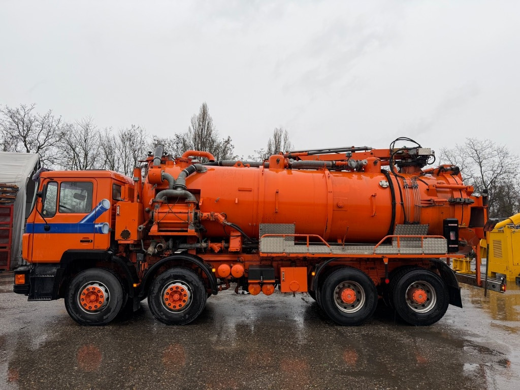MAN 32.402 VF 8x4 - Ассенизатор: фото 1 MAN 32.402 VF 8x4 - Ассенизатор: фото 1