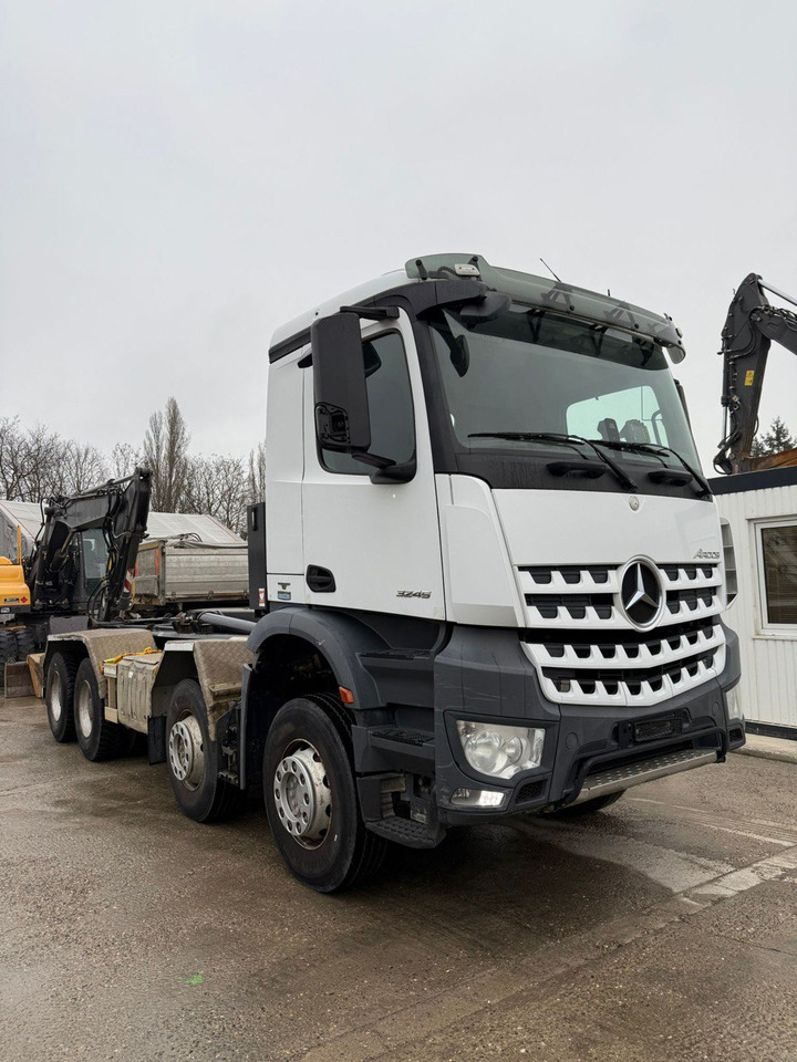 MERCEDES-BENZ Arocs 3245 - Крюковой мультилифт: фото 3 MERCEDES-BENZ Arocs 3245 - Крюковой мультилифт: фото 3