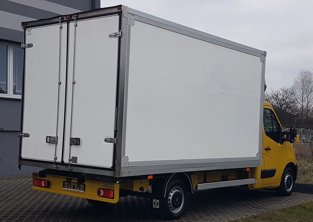 Renault MASTER KONTENER 8EP 4,21x2,23x2,22 KLIMA MANUAL KRAJOWY 6-BIEGÓW - Фургон с закрытым кузовом: фото 4 Renault MASTER KONTENER 8EP 4,21x2,23x2,22 KLIMA MANUAL KRAJOWY 6-BIEGÓW - Фургон с закрытым кузовом: фото 4