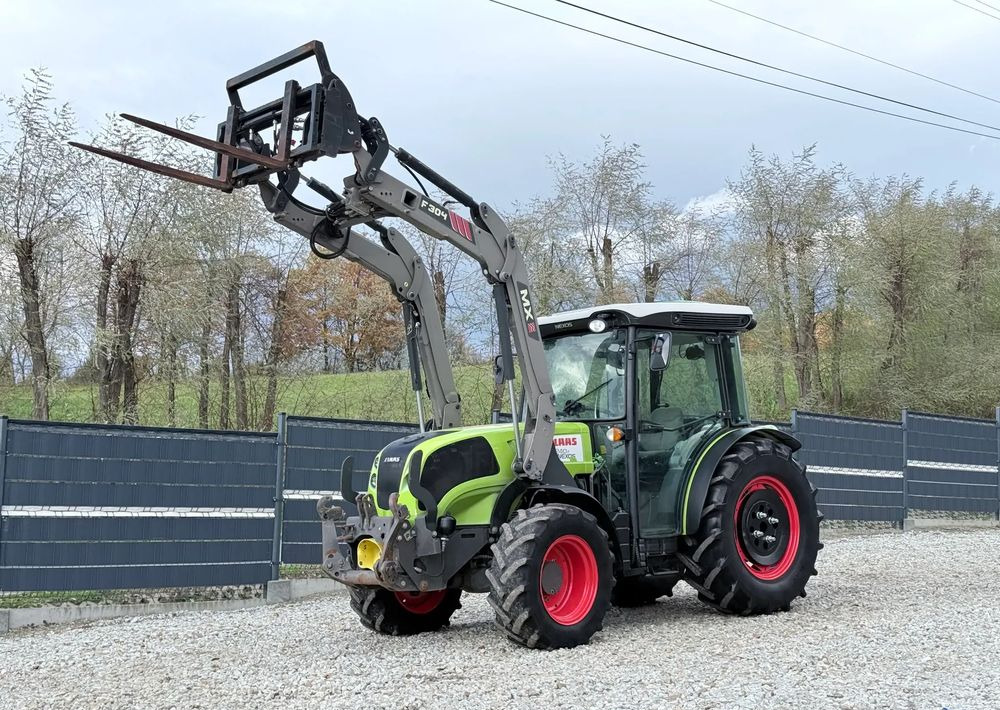 Claas * Ciągnik Traktor CLAAS 240 F NEXOS * 4x4 * Sadowniczy * Tur MX F304 * TUZ * Wałek WOM - Трактор: фото 1 Claas * Ciągnik Traktor CLAAS 240 F NEXOS * 4x4 * Sadowniczy * Tur MX F304 * TUZ * Wałek WOM - Трактор: фото 1