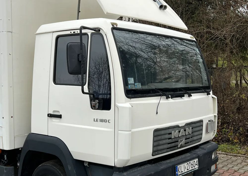 MAN MAN 8-180 KONTENER WINDA ZAŁADOWCZA - Грузовик с закрытым кузовом: фото 4 MAN MAN 8-180 KONTENER WINDA ZAŁADOWCZA - Грузовик с закрытым кузовом: фото 4