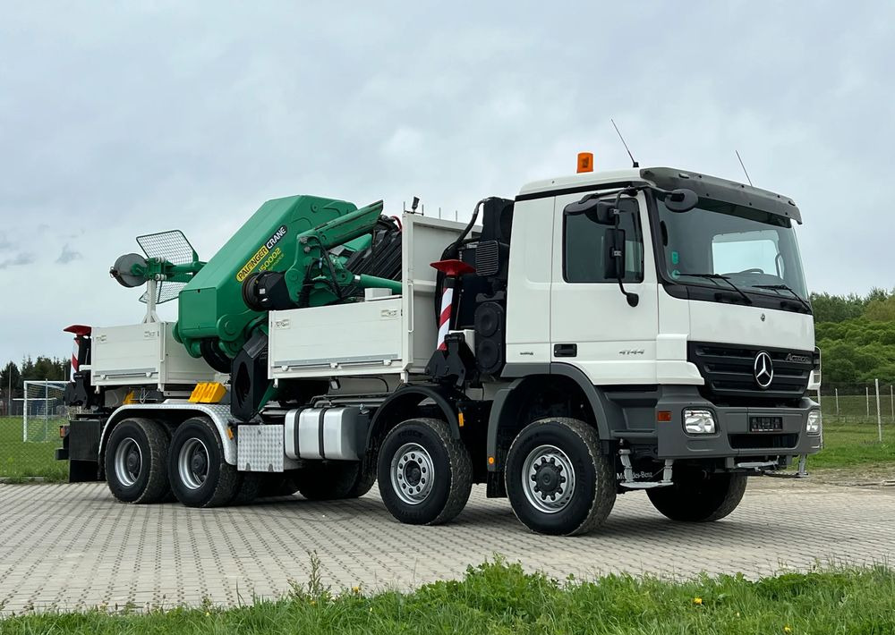 Mercedes-Benz * Mercedes 8x6 Actros 4144 * HDS Palfinger 150002 + FLY JIB PJ 170 * Dźwig * 40 TON * Wyciągarka * 35 Metrów * Kosz * - Автоманипулятор: фото 1 Mercedes-Benz * Mercedes 8x6 Actros 4144 * HDS Palfinger 150002 + FLY JIB PJ 170 * Dźwig * 40 TON * Wyciągarka * 35 Metrów * Kosz * - Автоманипулятор: фото 1