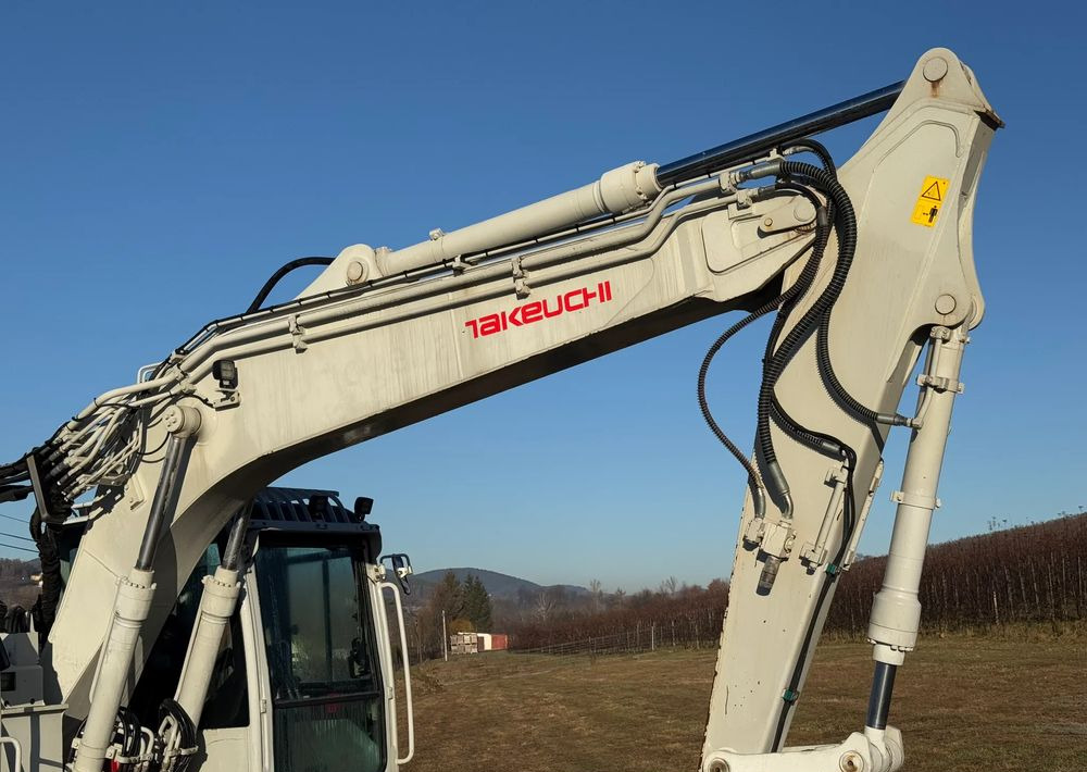 Takeuchi KOPARKA TAKEUCHI TB2150R 5100 MTH SPROWADZONA STAN PERFEKCYJNY - Гусеничный экскаватор: фото 5 Takeuchi KOPARKA TAKEUCHI TB2150R 5100 MTH SPROWADZONA STAN PERFEKCYJNY - Гусеничный экскаватор: фото 5