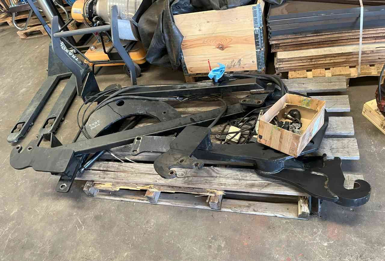 BMH Palas SC 370 Front-laders / Frontlader / Voorlader / Tractoren - Фронтальный погрузчик для трактора: фото 5 BMH Palas SC 370 Front-laders / Frontlader / Voorlader / Tractoren - Фронтальный погрузчик для трактора: фото 5