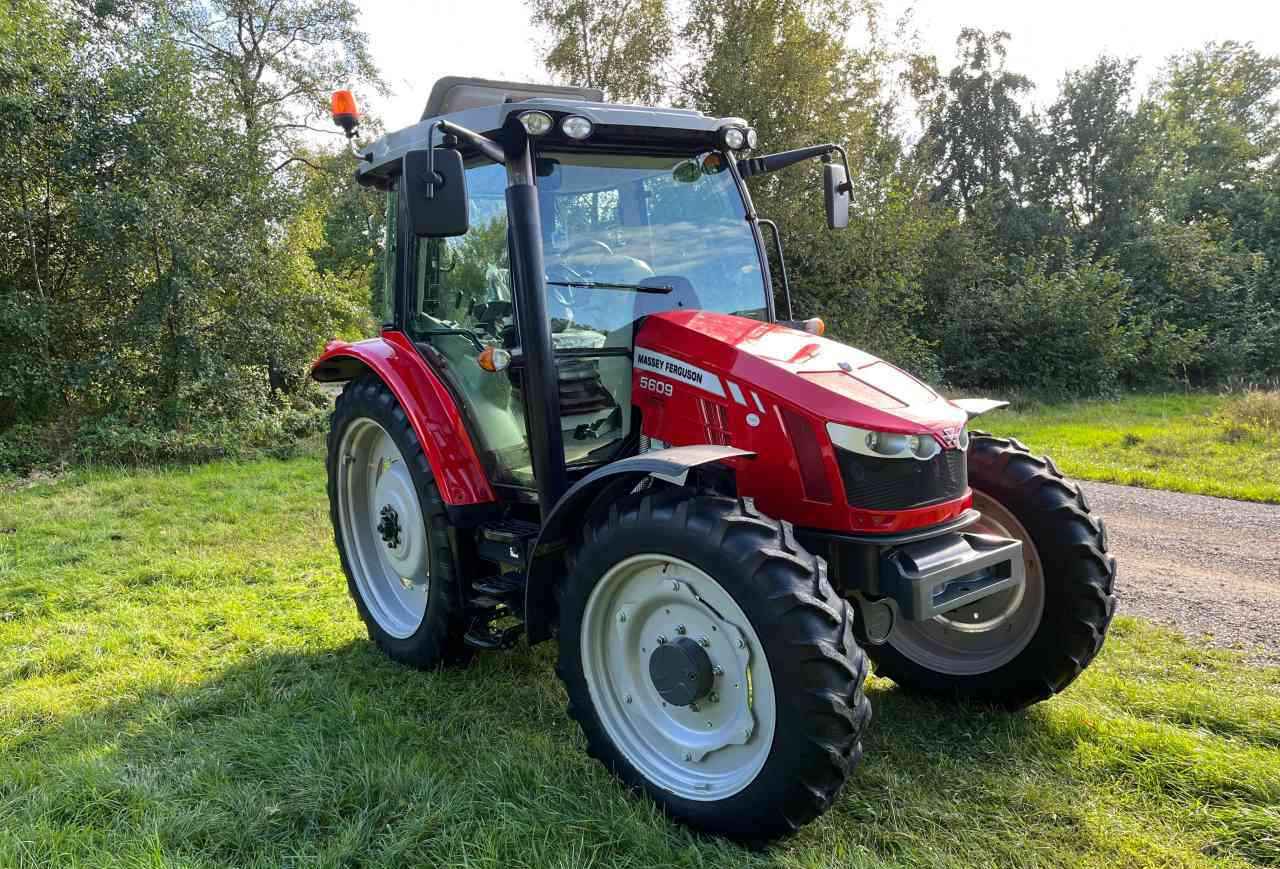 Massey Ferguson 5609 Dyna-4 Essential - Трактор: фото 2 Massey Ferguson 5609 Dyna-4 Essential - Трактор: фото 2