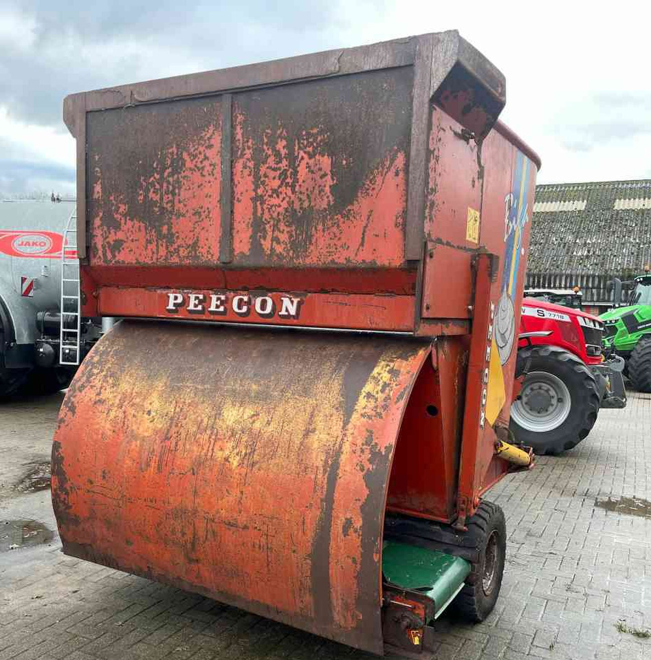 Peecon BIGA 10 voermengwagen, laadklep, voermachines - Кормораздатчик: фото 4 Peecon BIGA 10 voermengwagen, laadklep, voermachines - Кормораздатчик: фото 4